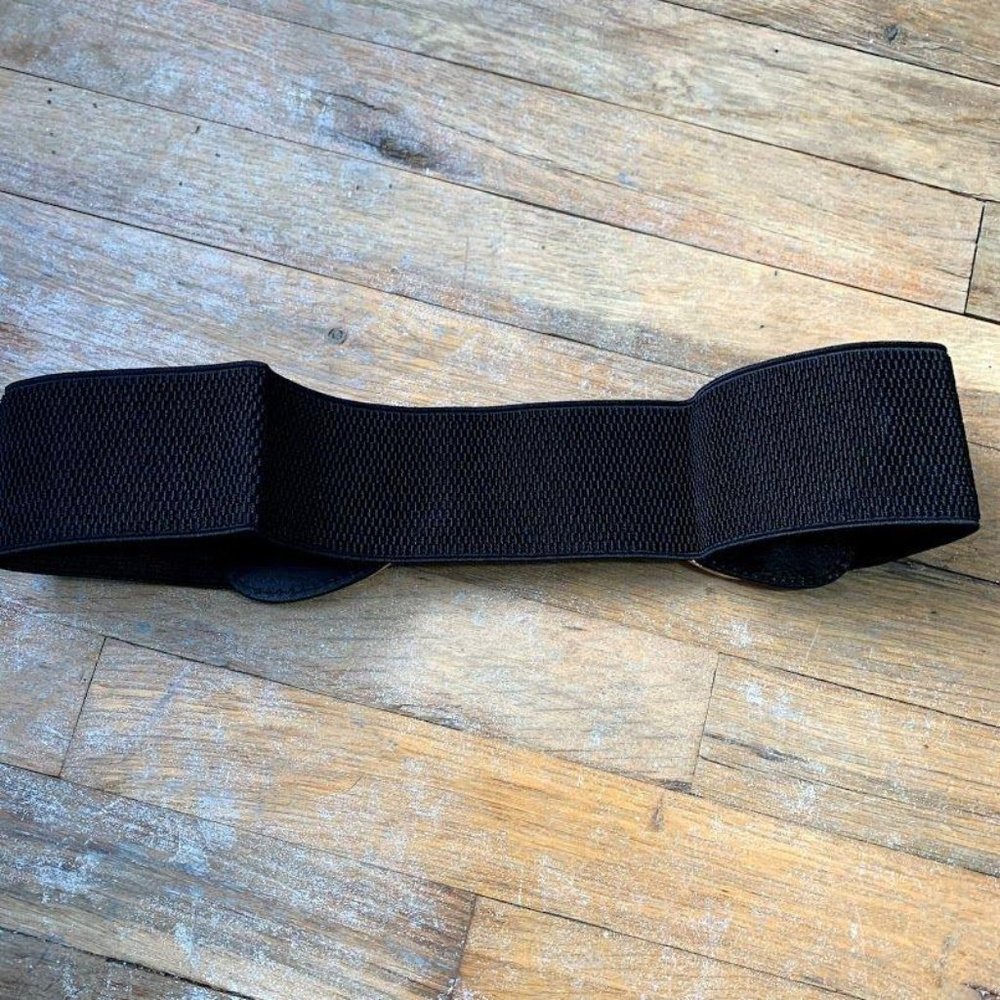 Belt bow metal closure elastic band NWT - Picture 4 of 5